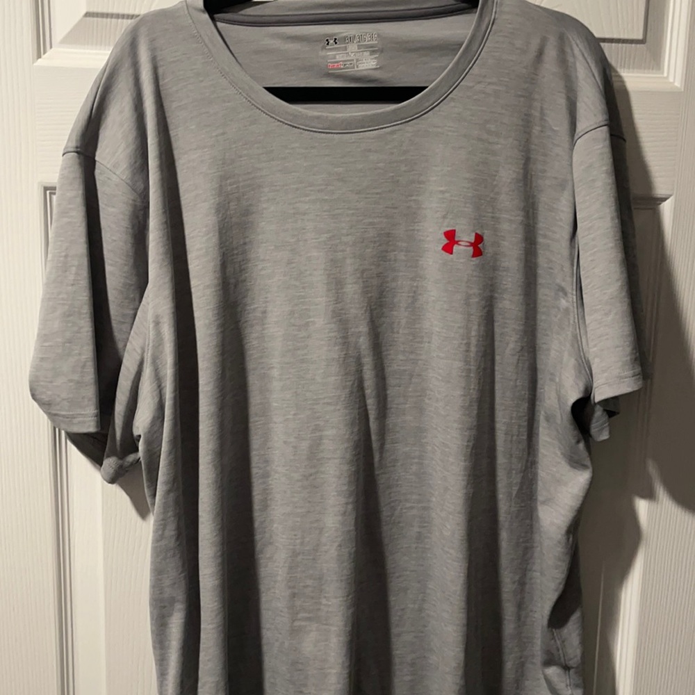 Under armor shorts sleeve shirt